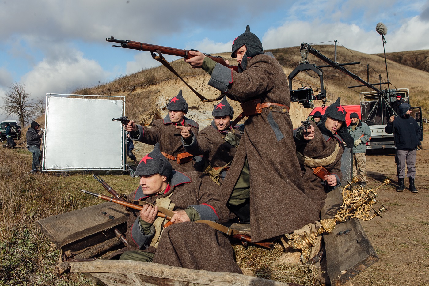Стали известны имена исполнителей главных ролей в фильме "Черный ворон"